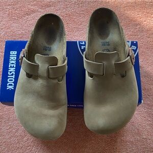 Birkenstock Boston in Tobacco Brown